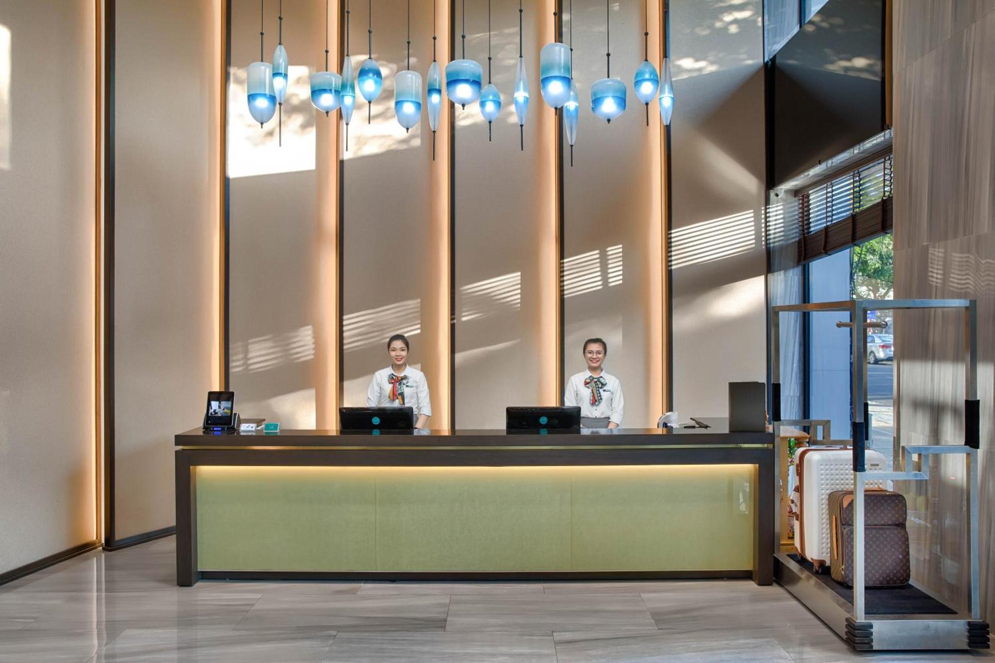 Satya Da Nang Hotel Han Market Bagian luar foto