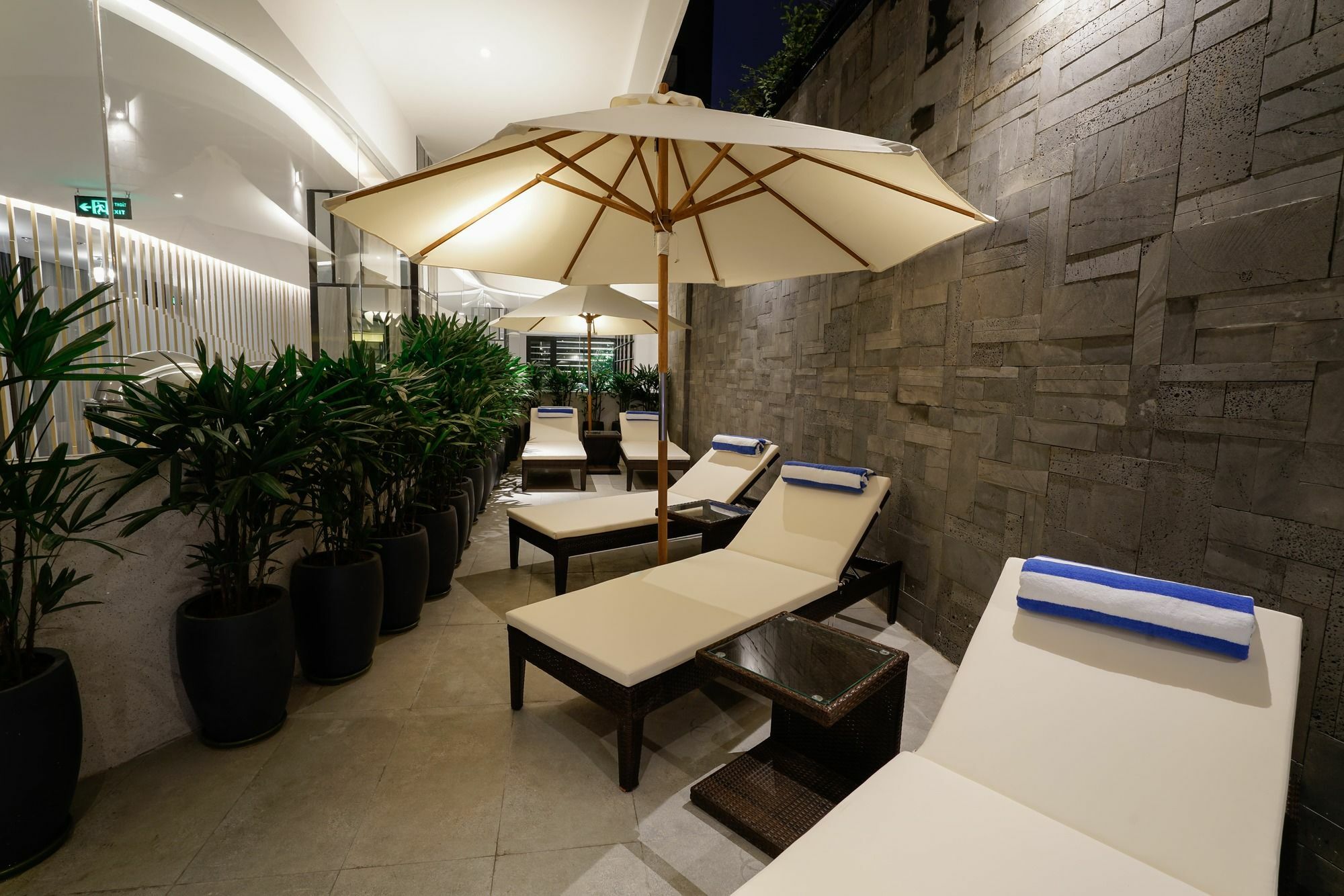 Satya Da Nang Hotel Han Market Bagian luar foto