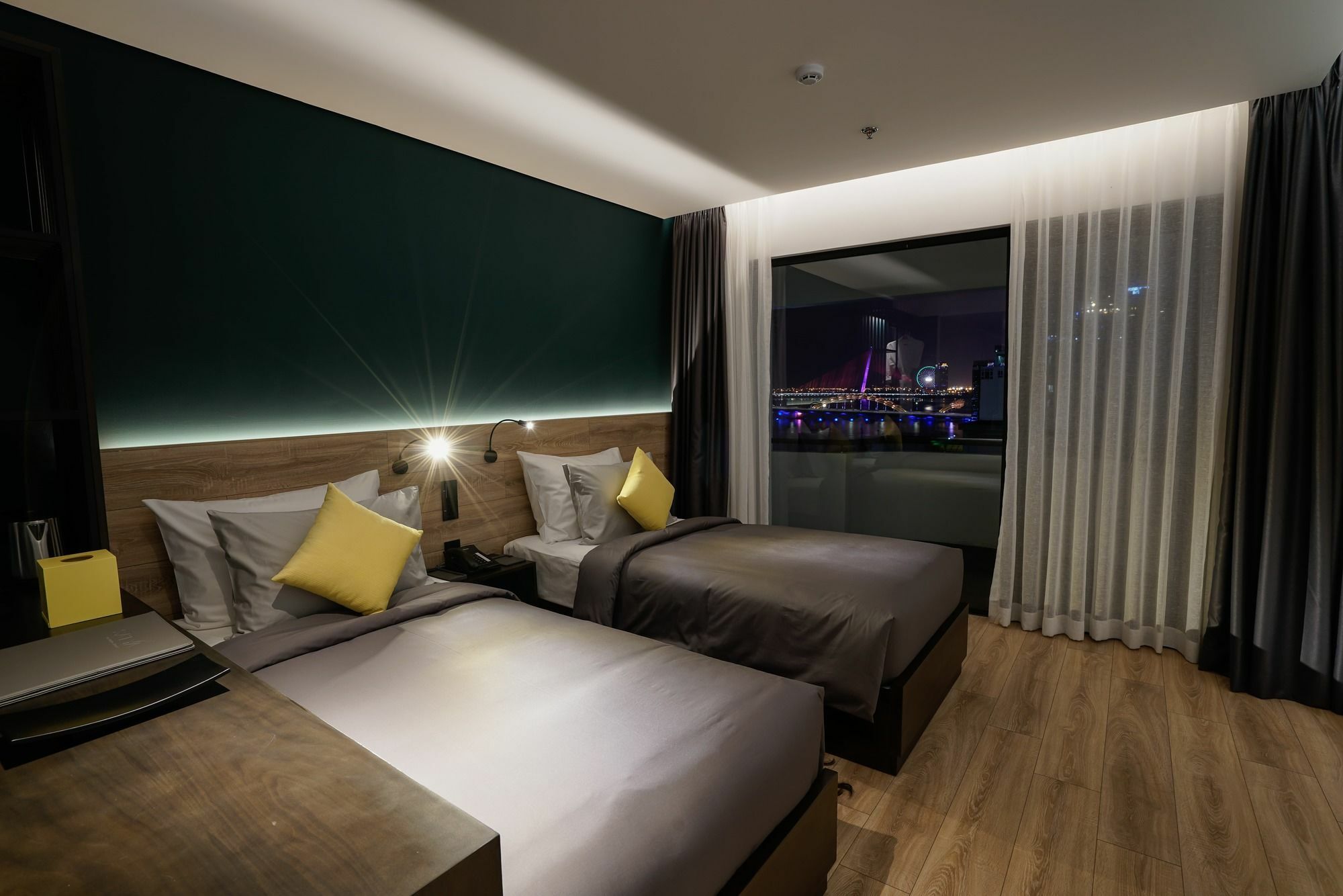 Satya Da Nang Hotel Han Market Bagian luar foto